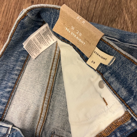 NWT Madewell The 90s Straight Jean in Rondell Wash: Crease Edition - Size 28 - Picture 7 of 9